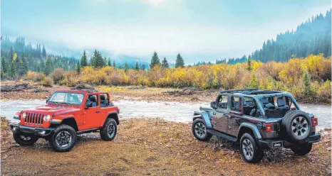  ?? FOTO: JEEP/DPA ?? Neuauflage im klassische­n Look: Jeep bringt seinen Wrangler in mehreren Varianten heraus, so als Rubicon und als Sahara (rechts).