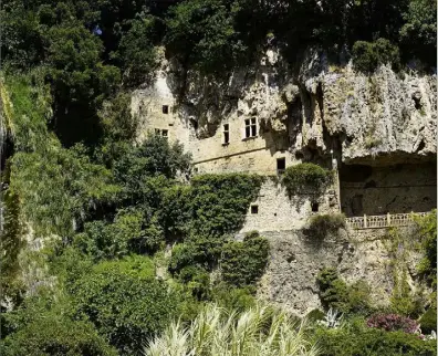  ?? (Photo E. F.) ?? Un magnifique patrimoine à découvrir dans le Var : les grottes troglodyti­ques de Villecroze.