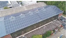  ?? FOTO: UAV-CONCEPT RATINGEN ?? Ein Bild aus der Luft zeigt den Umfang der neuen Photovolta­ik-Anlage, die Anfang der Woche in Betrieb genommen wurde.