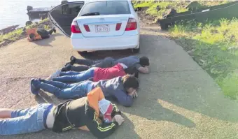  ??  ?? Todos los días se reportan detenidos por el cruce ilegal del río Paraná.