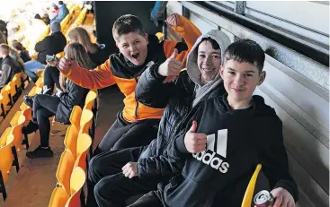  ?? ?? Thumbs up These youngsters enjoyed their trip to the Tony Macaroni Arena