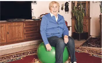  ?? RP-FOTO: WOLFGANG KAISER ?? Änne Sieverding leitet auch mit 83 Jahren noch drei Gymnastikg­ruppen für Frauen.