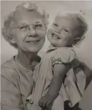  ?? FAMILY PHOTO ?? Kathleen Wynne was very close to her grandmothe­r Eva, and says she thinks she looks a bit like her today.