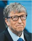  ??  ?? Im Moment demonstrie­ren manche Menschen gegen Bill Gates.