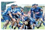  ?? PIC BY DAMITH WICKRAMASI­NGHA ?? Action from last week’s match between Navy SC and Police SC (File photo)