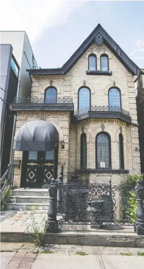  ?? PETER J THOMPSON / FOR POSTMEDIA NEWS ?? This house on Carlton Street in Toronto is part of the WE organizati­on’s real estate empire.