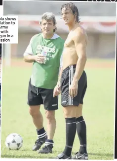  ??  ?? David Ginola shows his appreciati­on to the Toon Army and, right, with Kevin Keegan in a training session