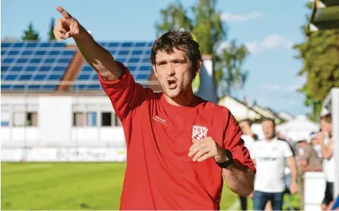  ?? Foto: Szilvia Izsó ?? Obwohl der TSV Rain in der vergangene­n Partie gegen Vilzing gewann, war Trainer Daniel Schneider mit dem Spiel seiner Elf nicht zufrieden.