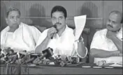  ?? ARIJIT SEN/HT FILE ?? (LR) Former CM of Karnataka Siddaramai­ah, Congress leader KC Venugopal and CM HD Kumarswamy at press conference to announce the distributi­on of portfolios last week.