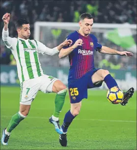  ?? FOTO: MONTILLA ?? Un mal menor Vermaelen solo estará dos semanas de baja tras lesionarse en Sevilla