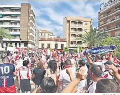  ?? ERASMO FENOY ?? La afición del Algeciras, en Almendrale­jo en 2021.