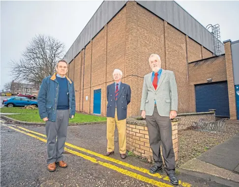  ?? Picture by Steve Macdougall. ?? FEARS: From left, Ian Innes, Ian Brown and David Munro at Bell’s Sports Centre, Perth.