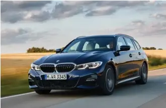  ?? FOTO. BMW ?? En BMW 3- serie Touring kan minileases for 6.495 kr. pr. md hos Avis., mens en BMW 118i koster 4.995 kr. pr. md. hos Sixt.