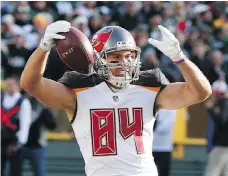  ??  ?? Buccaneers tight end Cameron Brate, who attended Harvard, was one of six Ivy Leaguers starting in the NFL last season. THE ASSOCIATED PRESS