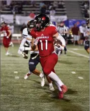  ?? Courtesy Darcy Brown ?? Ethan Schwesinge­r (11) and his brother Carson have combined for 477 receiving yards and five touchdowns in the Cardinals’ first three games.