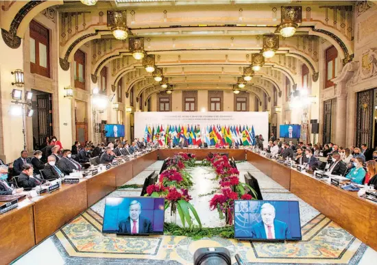  ?? FOTOS: CORTESÍA PRESIDENCI­A ?? Durante la reunión de la Celac, en Palacio Nacional, López Obrador convocó a los países a construir una comunidad