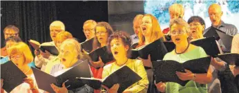  ?? FOTO: RENATE HABERMAAS ?? Der Chor der Musikfreun­de Markdorf singt bei dem Konzert Chormusik aus Skandinavi­en.