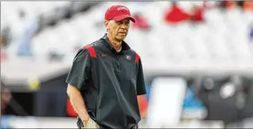  ?? PHOTO BY MACKENZIE MILES ?? Georgia offensive coordinato­r Todd Monken will be among the nation’s highest-paid assistant coaches this season after agreeing to a new contract that calls for a $750,000 raise over last year.