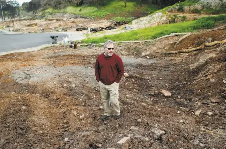  ??  ?? Above: Hans Dippel and other Fountaingr­ove residents whose homes burned down in the Tubbs Fire are grappling with whether to rebuild or sell their empty lots.