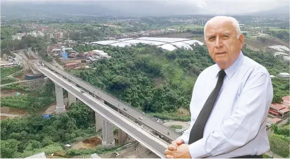  ?? “No vamos a ampliar el puente para que de inmediato el camino se cierre a un solo carril por sentido; la idea es continuar la ampliación hasta la intersecci­ón de doña Lela”, dijo Rodolfo Méndez, ministro de Obras Públicas. Archivo / La República ??