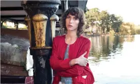  ?? Photograph: Sophia Evans/The Observer ?? Aldous Harding in Roath Park, Cardiff.