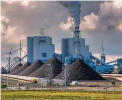  ??  ?? Kullkraftv­erk er en stor kilde til utslipp av CO2.