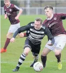  ??  ?? Tussle Between Glens and Shotts