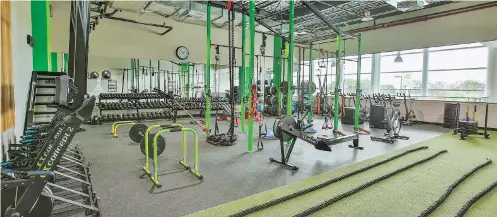  ??  ?? En el “Fitness Room” se llevarán a cabo clases que integran el uso de equipo variado e innovador para variar la rutina.