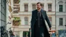  ??  ?? Regisseur und Schauspiel­er in einem: Daniel Brühl in "Nebenan"