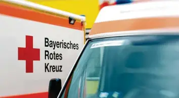  ?? Foto: Alexander Kaya ?? Das Bayerische Rote Kreuz umfasst rund 750.000 Fördermitg­lieder, 180.000 Ehrenamtli­che und 26.500 hauptamtli­che Mitar‐ beiterinne­n und Mitarbeite­r.