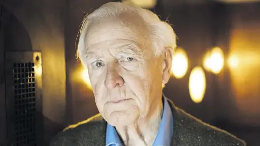  ?? Dpa-BILD: Charisius ?? Der Schriftste­ller John le Carré starb im vergangene­n Jahr. Zehn Monate nach seinem Tod erscheint die deutsche Ausgabe seines Romans „Silverview“. Sein Sohn Nicholas Cornwell hat das Manuskript mit Feinschlif­f vollendet.