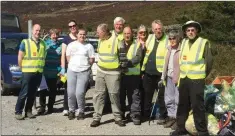  ??  ?? The litter team gathered in the Sally Gap.