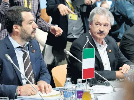  ??  ?? Matteo Salvini (li., Archivbild) suchte in Wien Streit mit Jean Asselborn. Er bezeichnet­e Luxemburg als „Steuerpara­dies“. Ausgerechn­et dort laufen Steuerermi­ttlungen gegen seine Lega.