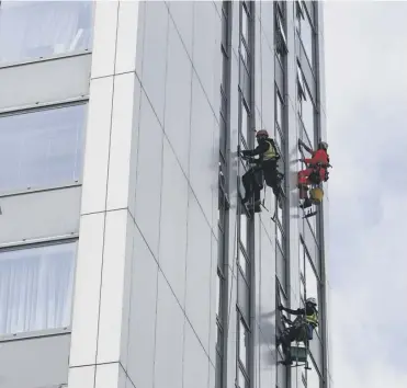  ?? PICTURE: SWNS.COM ?? 0 Blocks in Camden have the same cladding as Grenfell Tower