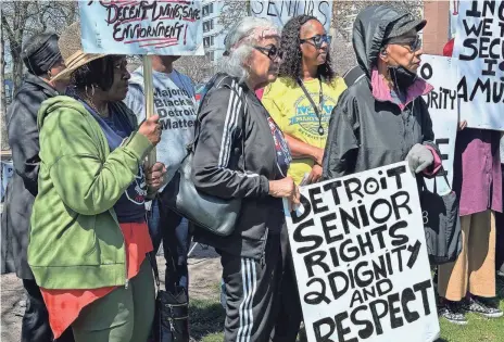  ?? NUSHRAT RAHMAN/DETROIT FREE PRESS ?? Residents and advocates gather for a news conference Monday with Detroit City Council President Mary Sheffield. The group said Detroit seniors are facing poor living conditions in apartment complexes throughout the city.