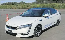  ??  ?? Honda’s Clarity Fuel Cell refuels in minutes.