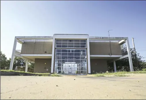  ?? (Arkansas Democrat-Gazette/Staton Breidentha­l) ?? The old fire station at 3500 Camp Robinson Road is shown Friday in North Little Rock.