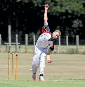  ?? PHOTOS: LAWRENCE GULLERY/FAIRFAX NZ ?? St Peter’s bowler Tiger Houston, in motion while delivering a bowl to Morrinsvil­le-Piako.