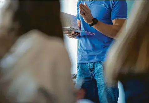  ?? Foto: Marijan Murat, dpa (Symbolbild) ?? Lehrkräfte­mangel beherrscht im Moment das Thema Schule. Ob er in zehn Jahren behoben sein wird?