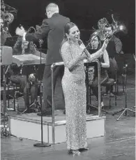  ?? LA VOZ ?? Dos momentos del primer concierto del ciclo de música sacra, con Laura Gallego como estrella protagonis­ta de la velada.
