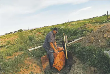  ?? RJ Sangosti, Denver Post file ?? Cleave Simpson, manager of the Rio Grande Water Conservati­on District and a farmer, has led valley efforts to end overpumpin­g.