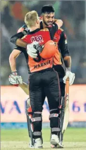  ?? BCCI ?? Vijay Shankar (right) and David Warner put on 133 for the third wicket to help SRH win and qualify for the playoffs.