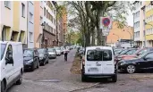  ??  ?? Kinderwage­n-Hindernis am anderen Ende der Ottweilers­traße: Falschpark­er auf abgesenkte­m Bordstein.