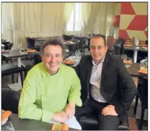  ??  ?? Claude Sutter, le chef du Bistrot Saint-Sauveur, ici avec Nassim, son associé et chef de salle. (Photo I.V.)