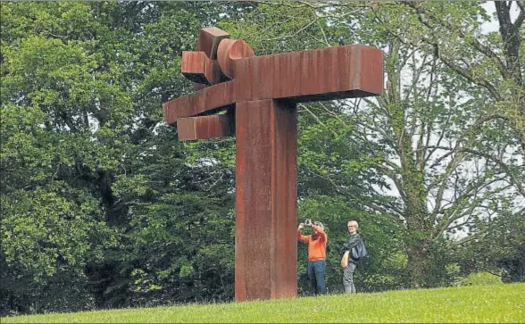  ?? JON G. IRURZUN / ARCHIVO ?? A pesar de estar cerrado, 5.000 personas visitaron el año pasado el museo Chillida-Leku, uno de los museos más importante­s de Euskadi