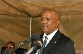  ?? ?? IN MOLEPOLOLE: President Mokgweetsi Masisi went to condole with the families of the bereaved