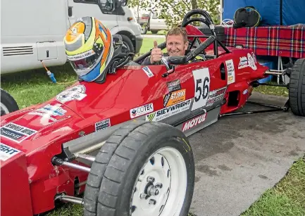  ?? PHOTO: DOUG FIELD/STUFF ?? Andy Downs from Christchur­ch gives the thumbs-up in his 1983 Lola 642E ahead of the end of season racing at Levels this weekend.