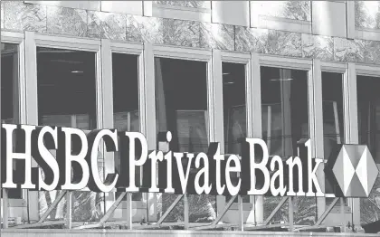  ??  ?? La sociedad bancaria HSBC Private Bank se comprometi­ó a pagar 300 millones de euros, 354 millones de dólares, para evitar un proceso judicial por fraude fiscal en Francia. La sociedad bancaria implicada es la filial suiza del gigante bancario...