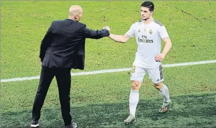  ?? FOTO: EFE ?? Zinedine Zidane confía en que Jovic rompa su sequía goleadora y marque un punto de inflexión
