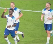  ?? AP/PAVEL GOLOVKIN ?? Bukayo Saka celebra marcar el cuarto gol de su equipo.